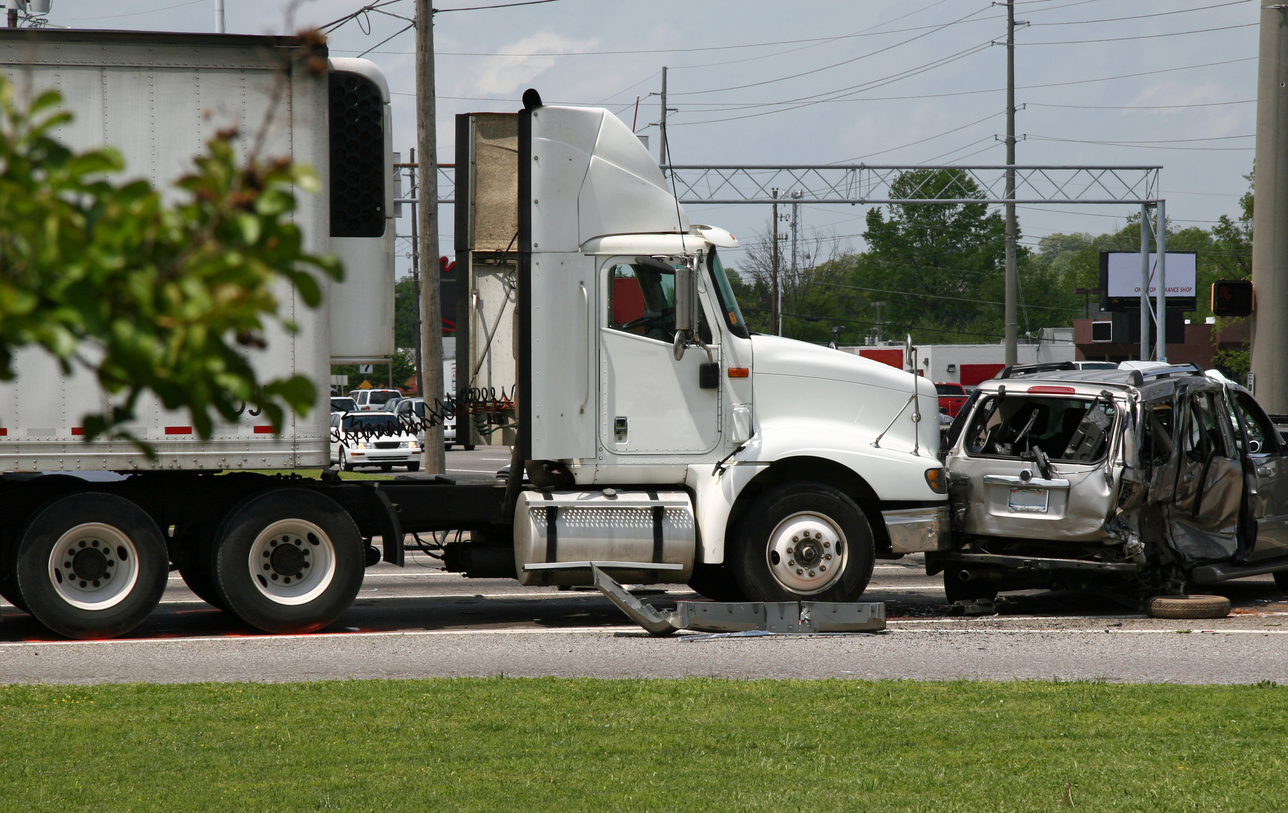 Jackknife Truck Accident in Illinois: All You Need to Know